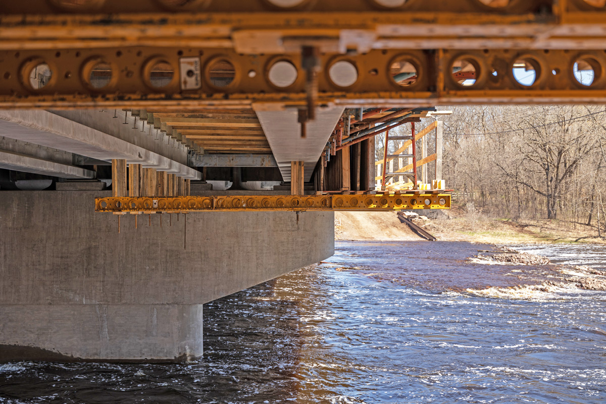 Snake river bridge under construction